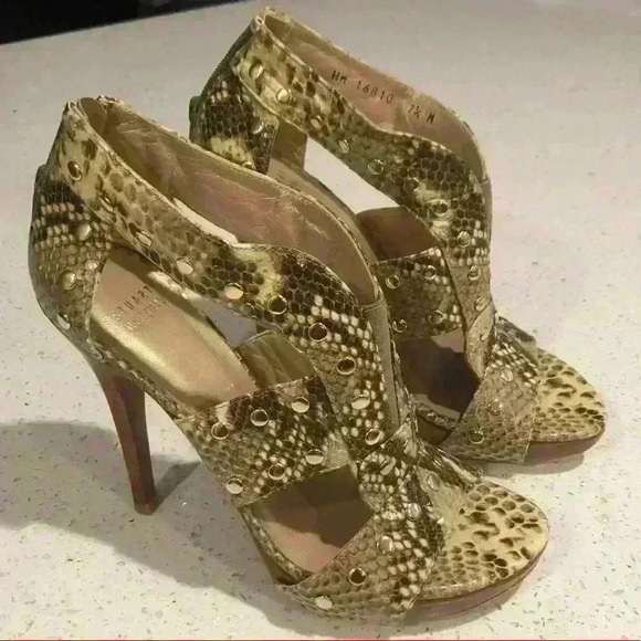 Stuart Weitzman Roccia Serpent Leather Pumps - Picture 6 of 12